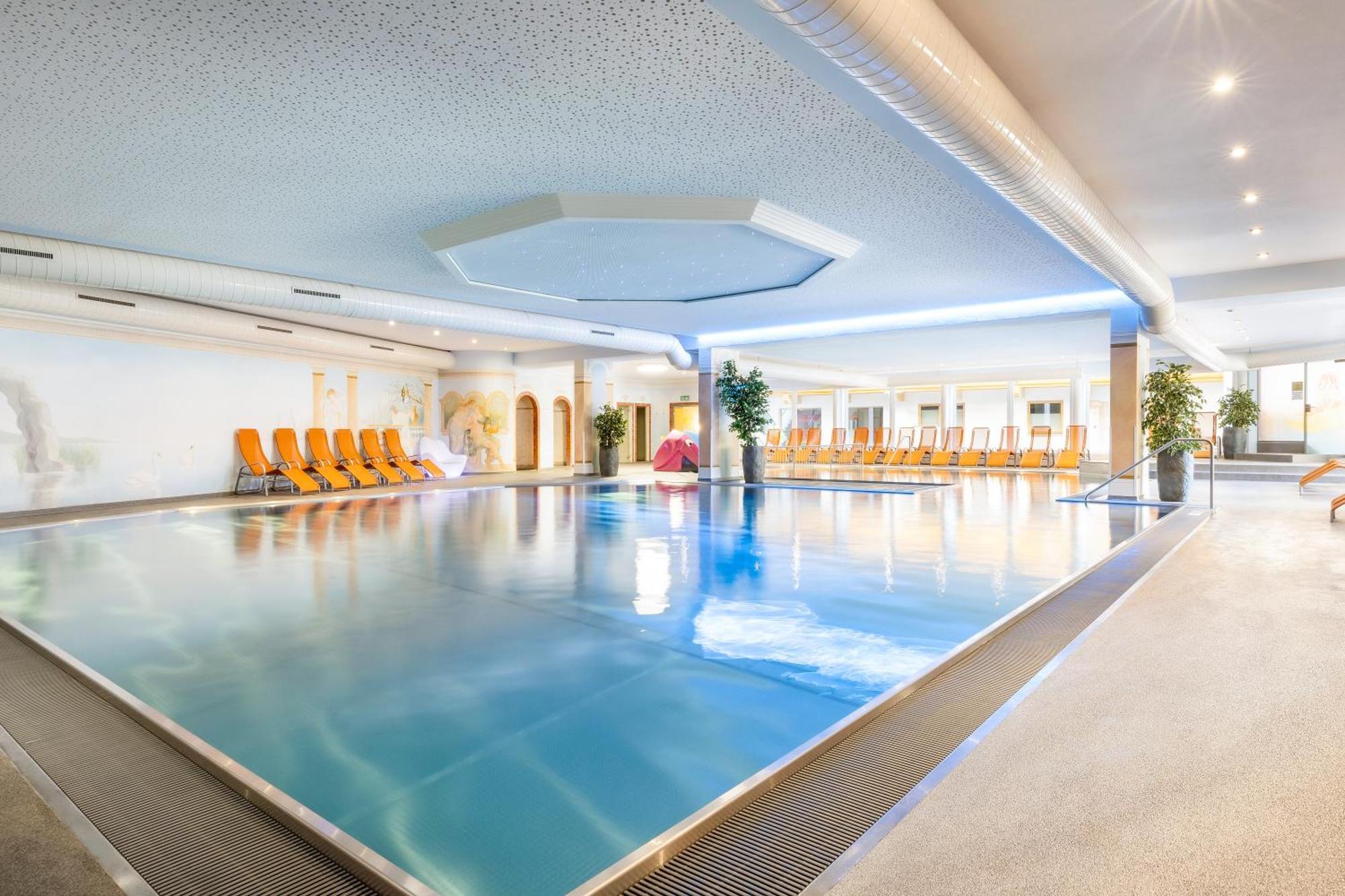 Alpenhof Hotel 4*